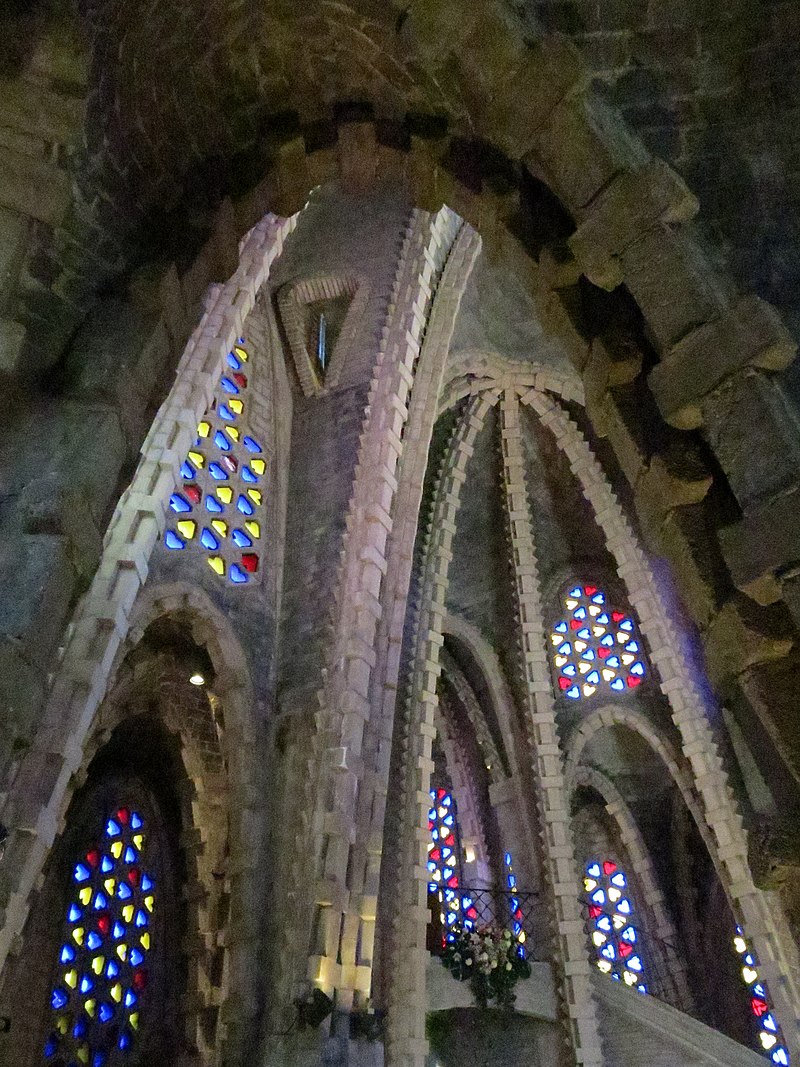 800px-037_Santuari_de_la_Mare_de_Déu_de_Montserrat_(Montferri),_interior.jpg