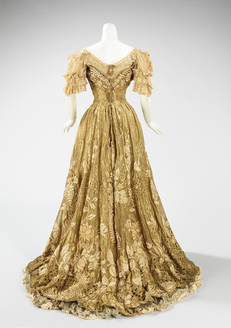 800px-Ball_gown_MET_65.184.64a-b_back_CP4.jpg