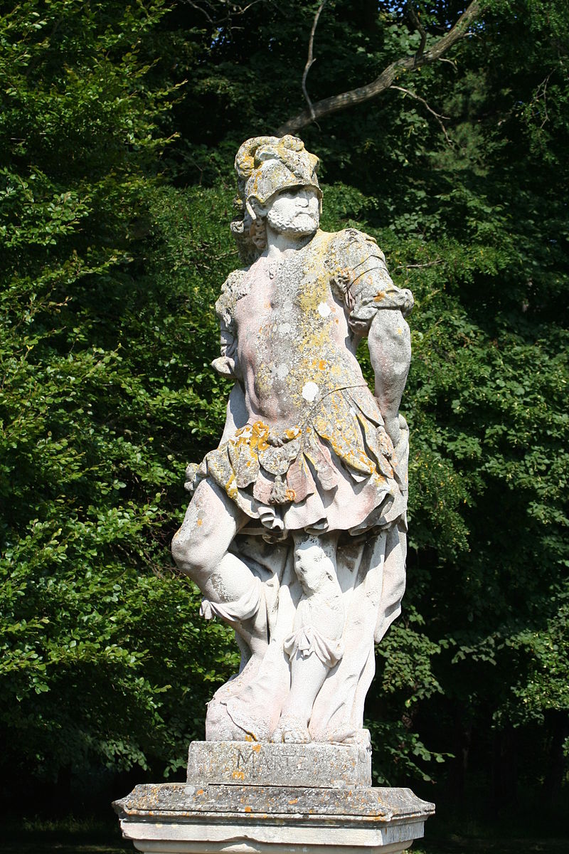 800px-Beauregard_Hérouville_sculpture_1.jpg