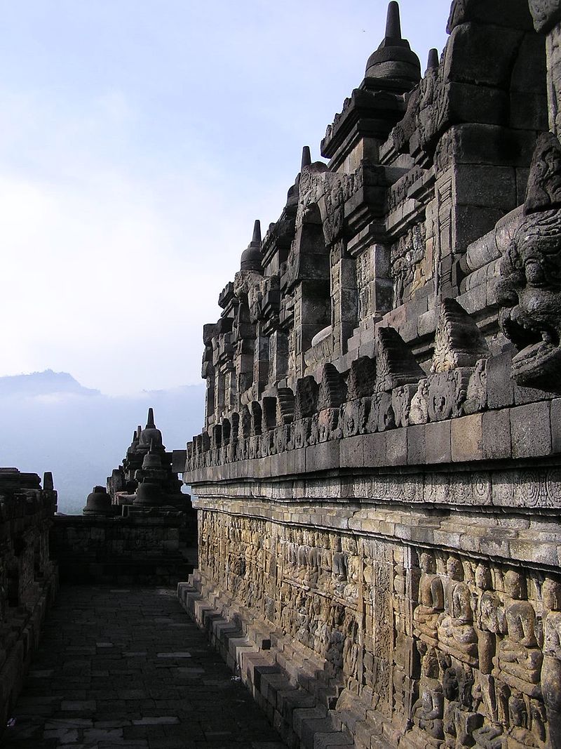 800px-Borobudur_mural.jpg