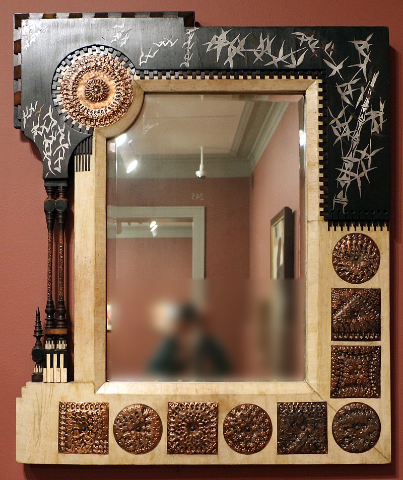 800px-Carlo_bugatti,_cornice,_1895-1902.jpg