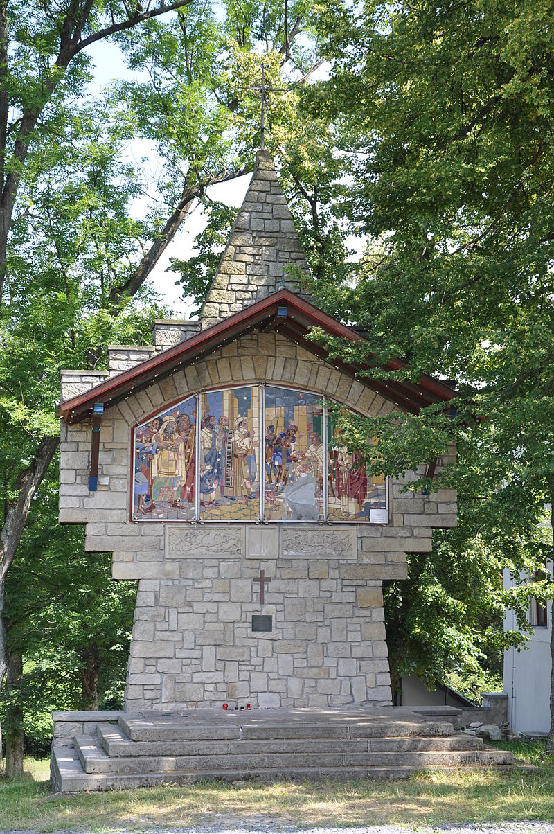 800px-Hostýn-Jurkovičova-křížová-cesta2013benfoto9.jpg