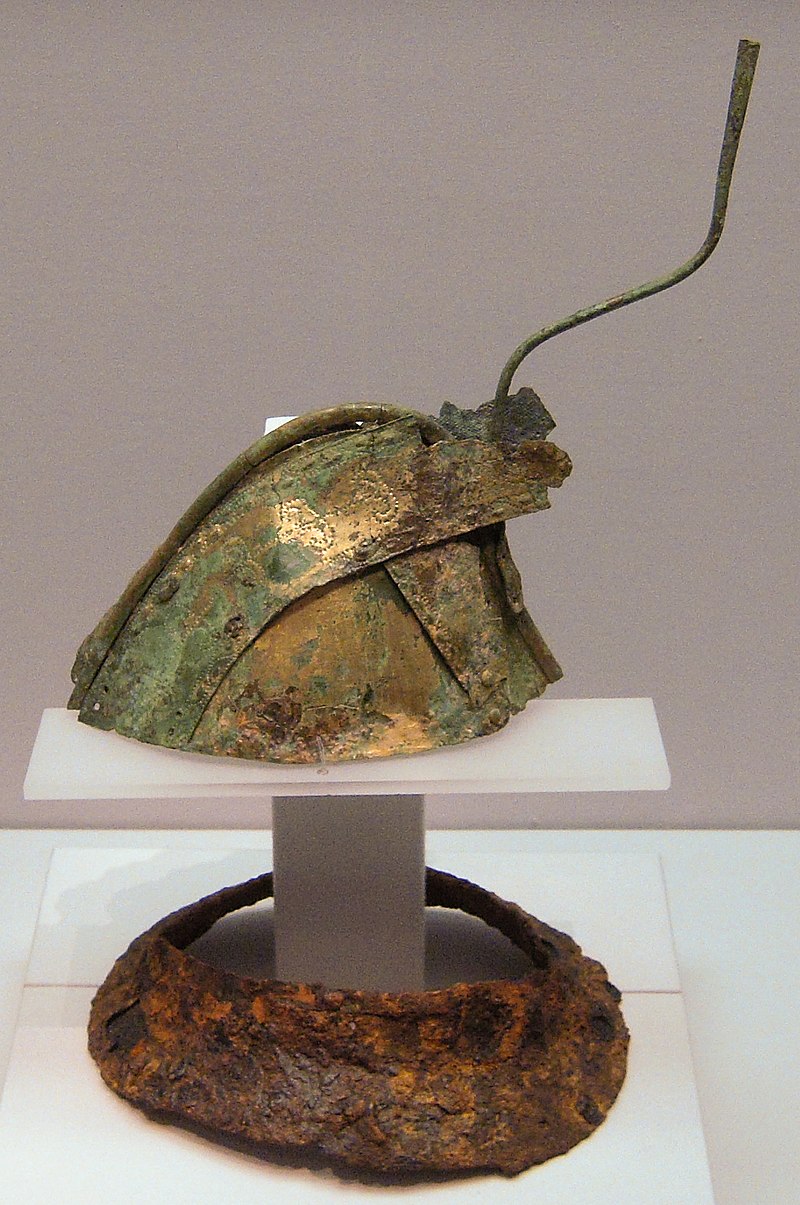 800px-Iron_Helmet.jpg