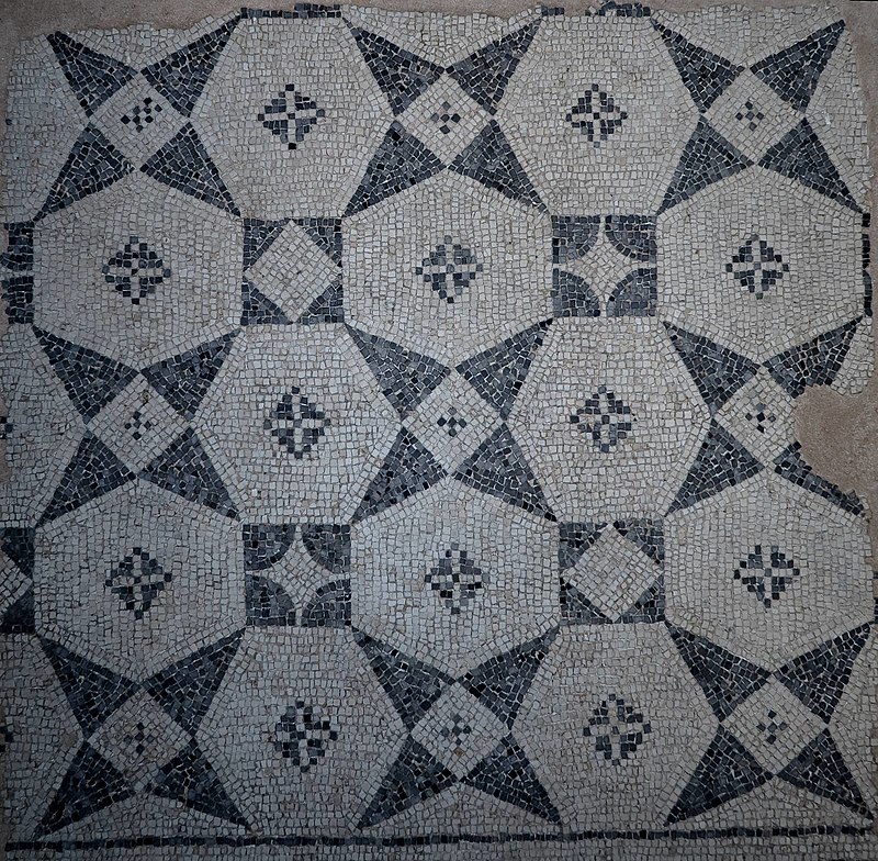 800px-Mosaico_monocromo_romano.jpg