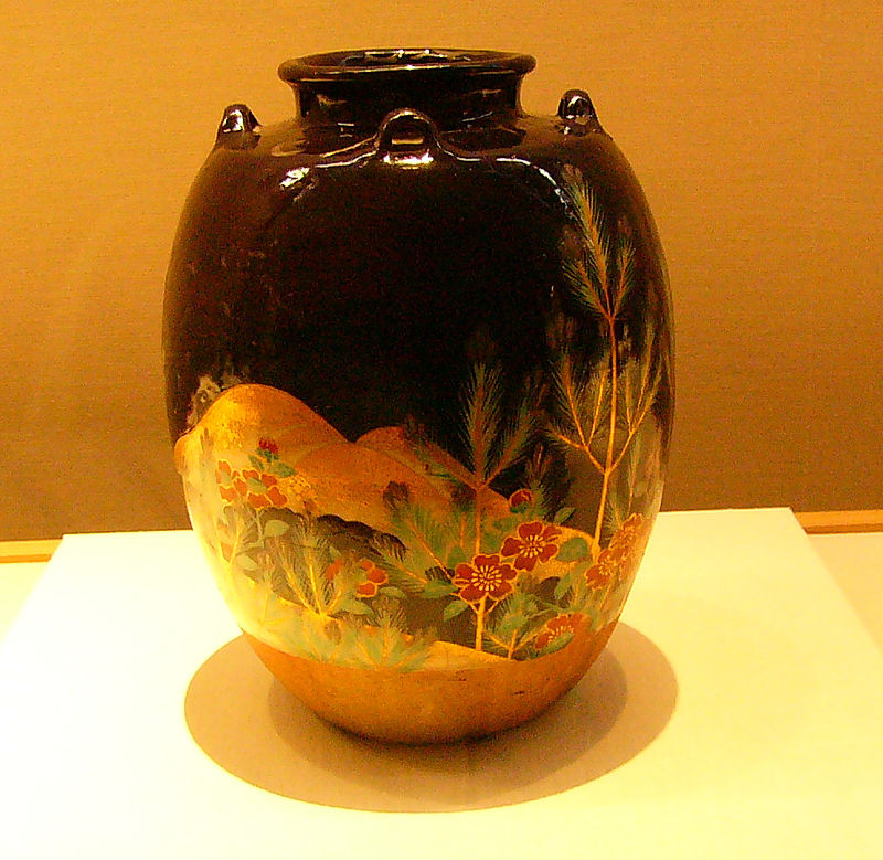 800px-NINSEI_PINE_TEA_CONTAINER.JPG