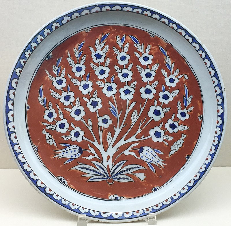 800px-Plate_with_flowering_prunus_tree_-_Turkey_(Iznik)_-_c._1585_-_Gulbenkian_museum_-_Inv._787.jpg