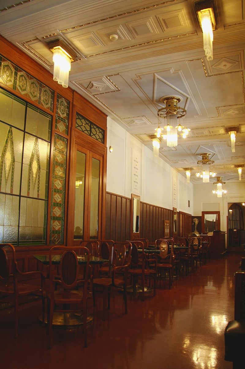 800px-Praha,_Obecní_dům,_kavárna_02.jpg