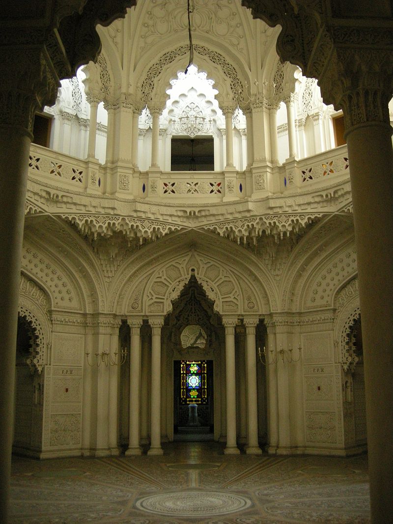 800px-Sammezzano,_rotonda_bianca_01.JPG
