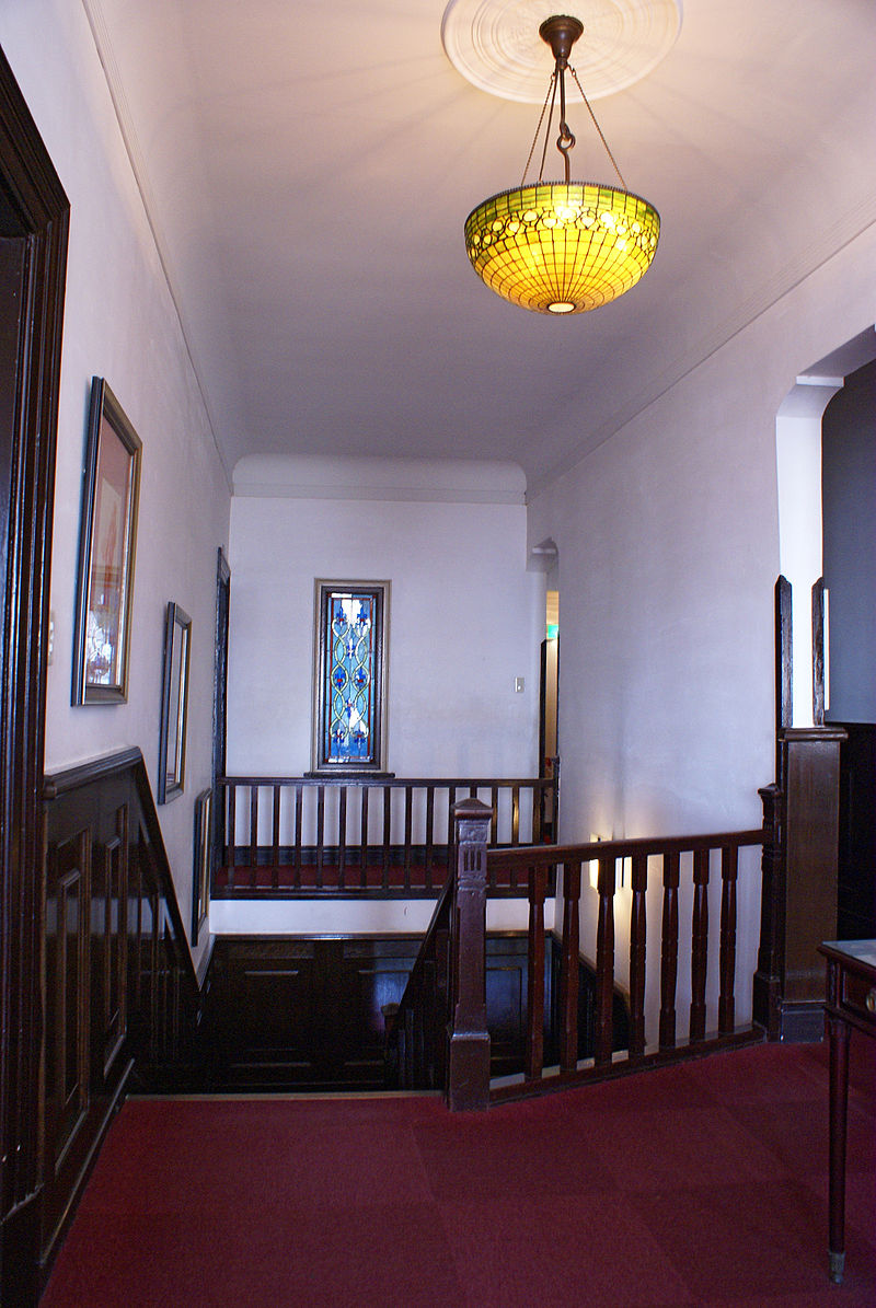 800px-Uroko_house10s3200.jpg