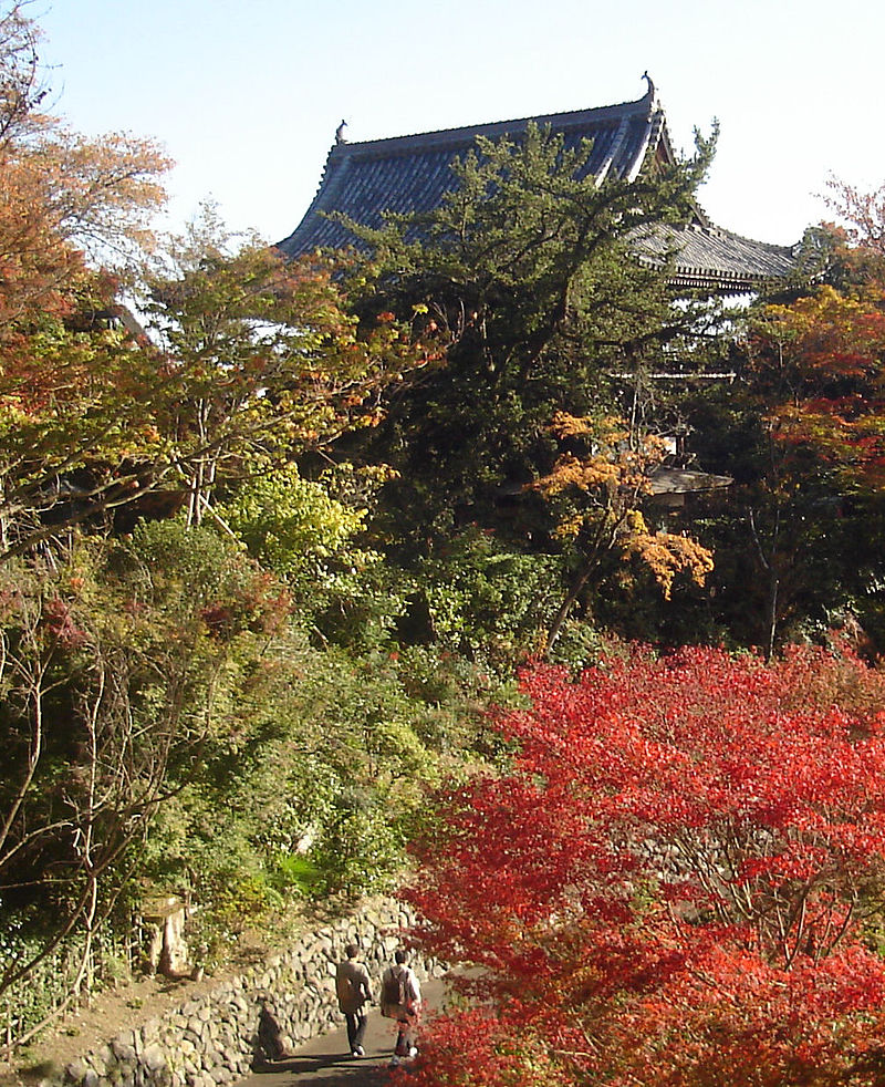 800px-Yoshiminedera_sanmon.jpg