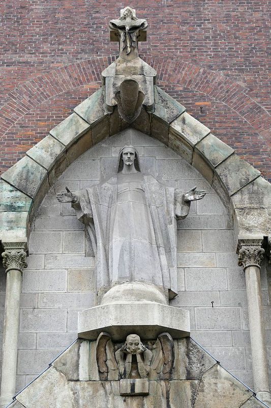 9-21 682px-Bazylika_Najświętszego_Serca_Pana_Jezusa_w_Krakowieп_detal_01.jpg