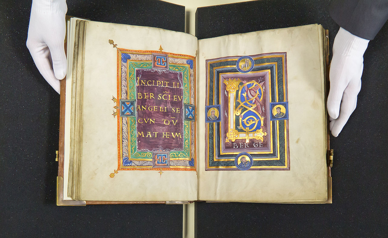 984 1280px-St._Gereon_Evangeliar_-_Pressegespräch-7396.jpg