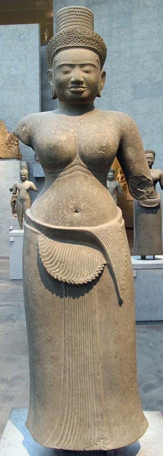 9Cambogia,_divinitф_femminile_da_bakong,_stile_di_preh_ko,_875-900_ca..JPG