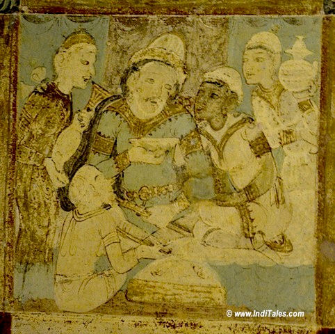 Ajanta_Cave_1_Group_of_foreigners_on_the_ceiling.jpg