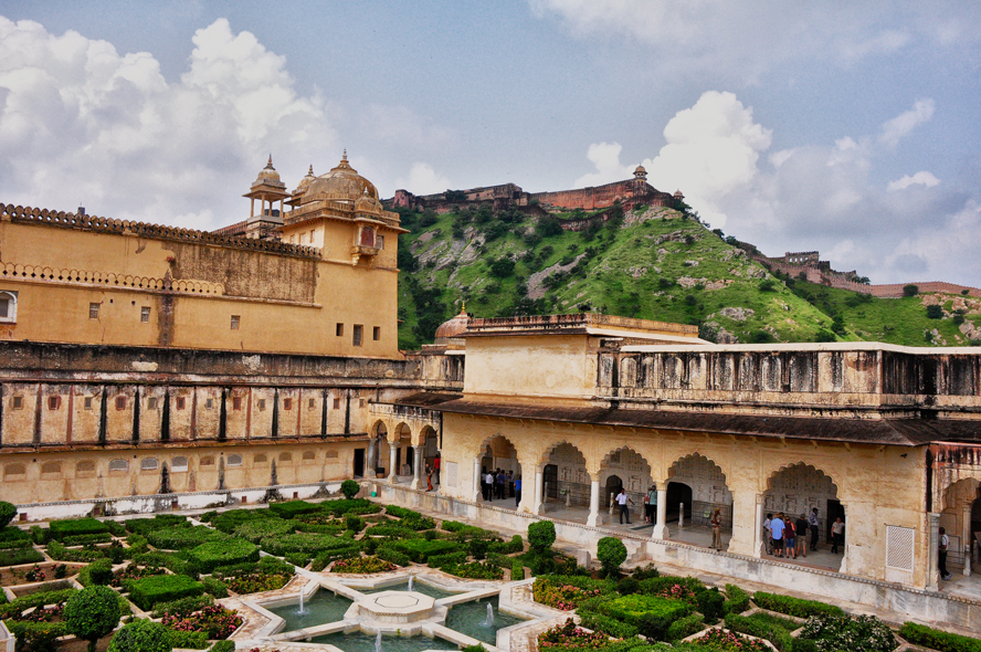 Amber_Palace,_Jaipur_(7436955620).jpg