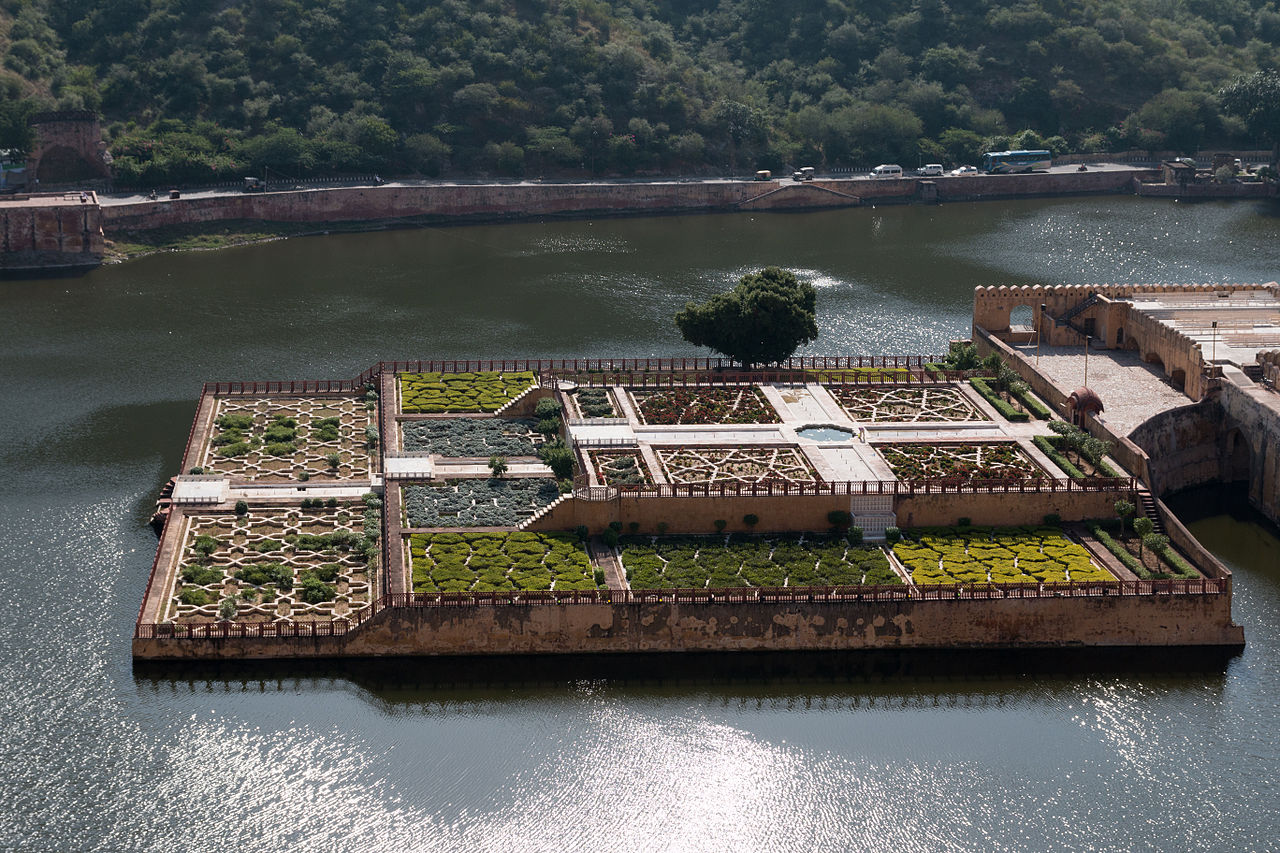 Amber_Palace-Kesar_Kyari_Garden_VJC-20131017.jpg