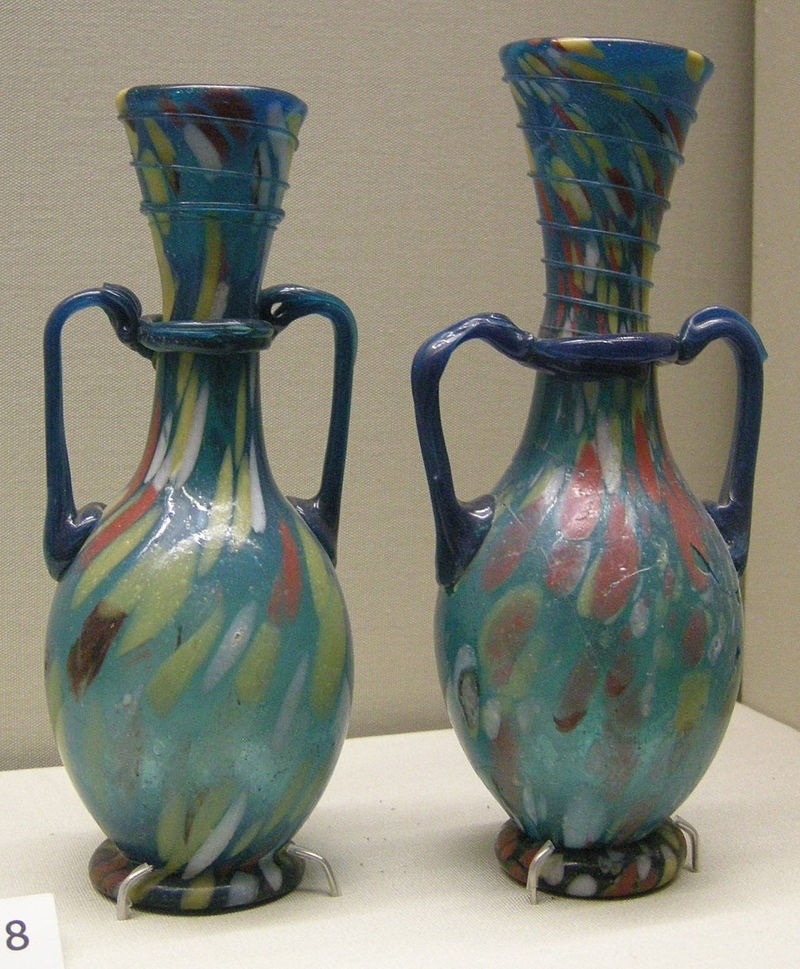 Arte_longobarda,_da_sutri,_due_anfore_di_vetro,_fine_VI-inizio_VII_sec.JPG