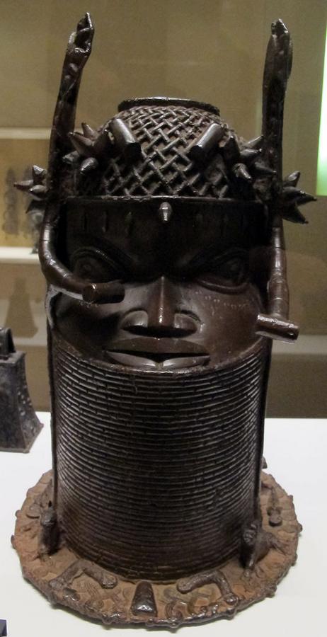 Benin,_testa_di_antenato_reale_uhunmwun_elao,_1850-1900_ca..JPG