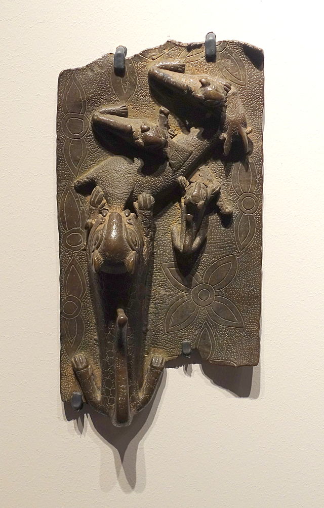 Benin_plaque_in_the_Ethnological_Museum,_Berlin_-_015.JPG