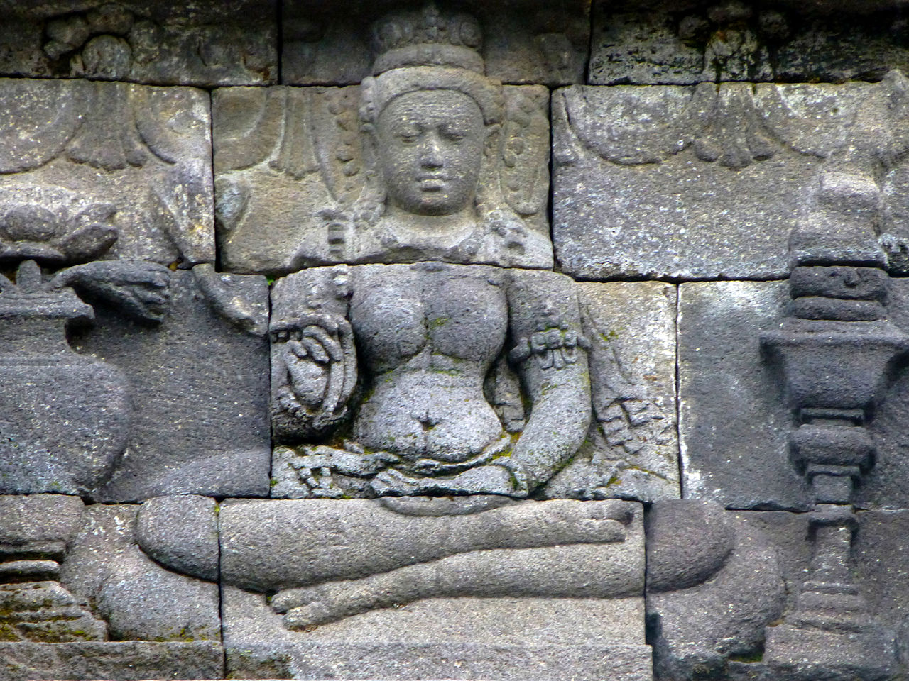 Borobudur_-_Buddha_Statue_-_045_Goddess_(11678866184).jpg