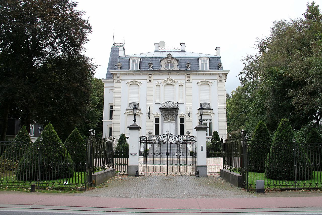 Brecht_-_Lessiusstraat_22_Herenhuis_-Damhof-.jpg