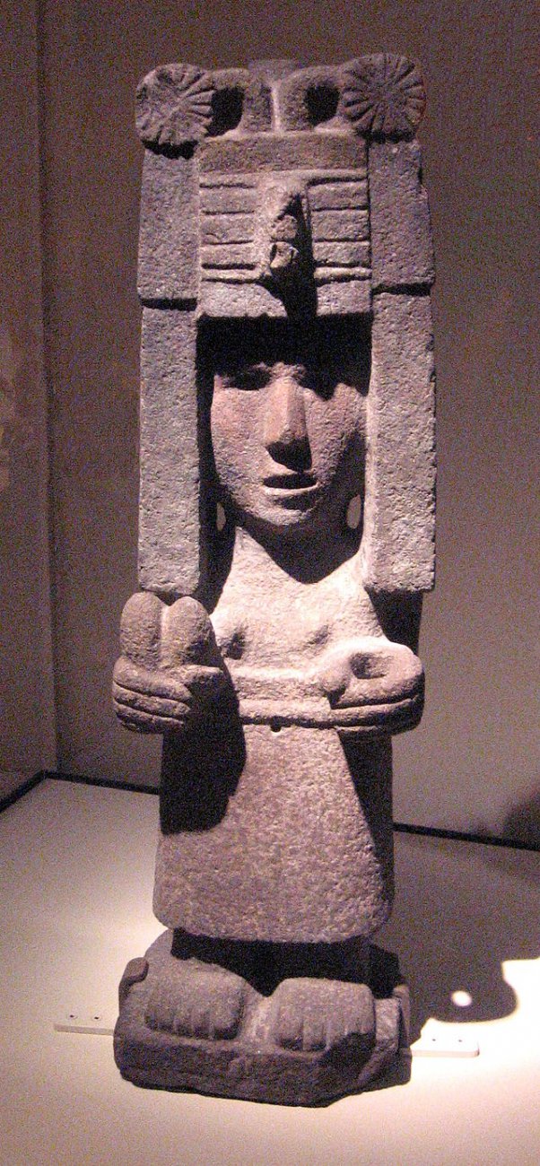 Chicomecoatl_(Museo_Nacional_de_Antropologia).jpg
