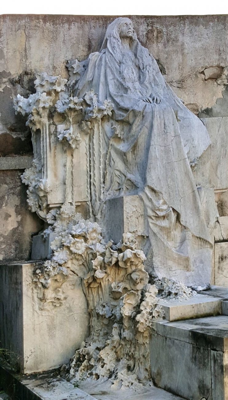 cimitero di Cuneo_la Sfinge-1_0.jpg