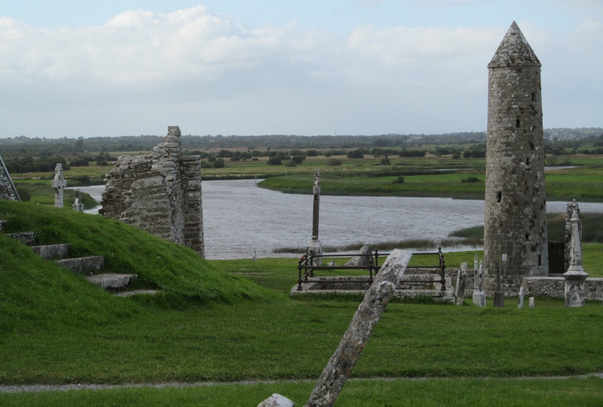 clonmacnoise.jpg