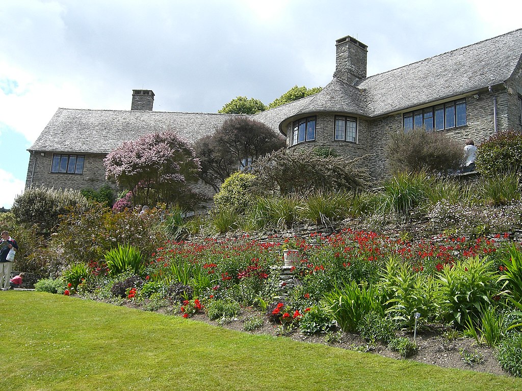 Coleton_Fishacre_-_panoramio.jpg