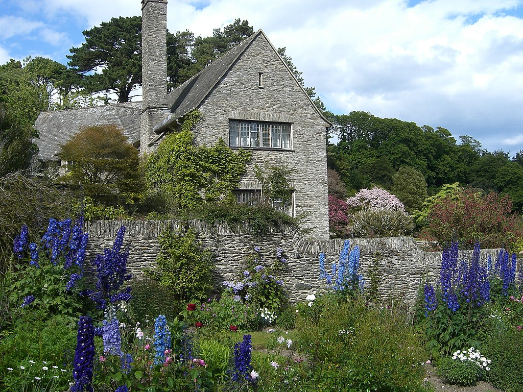 Coleton_Fishacre_-_panoramio_(3).jpg