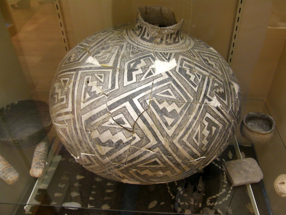 Deming-Luna-Mimbres-Museum-pot.jpg