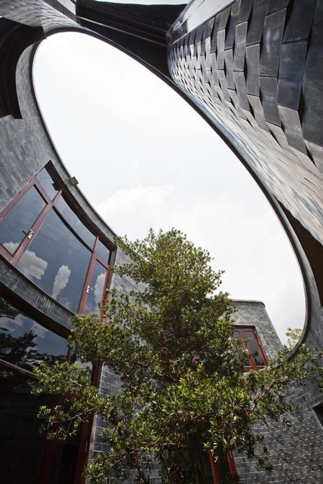 dezeen_Stone-House-by-Vo-Trong-Nghia_2.jpg