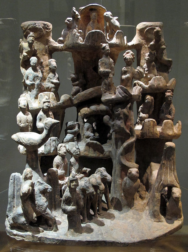 Dinastia_han_orientale,_sichuan,_base_figurata,_25-220_dc._ca._01.JPG