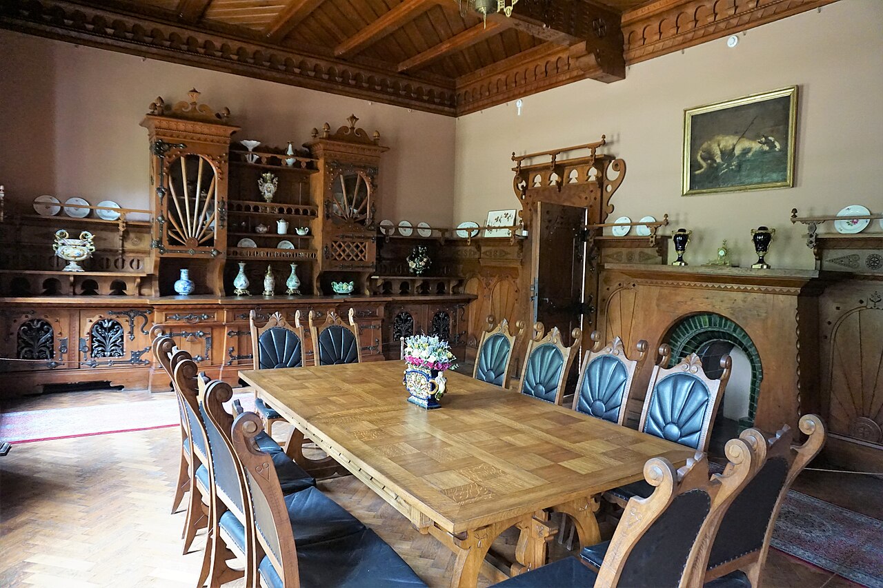 Dining_room_of_Rokiškis_manor.jpg