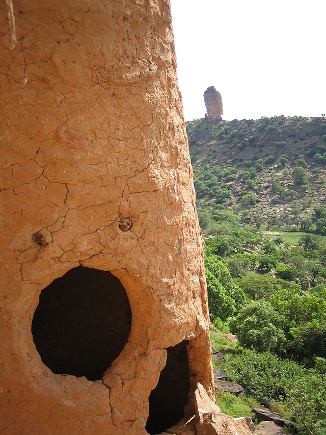 Dogon_country_by_David_Sessoms_1.jpg
