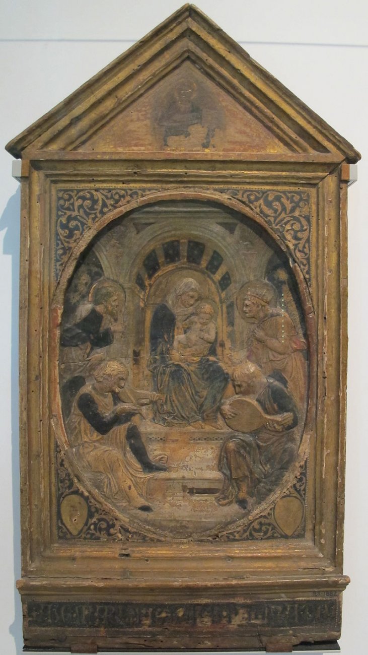 Donatello_(o_scuola),_madonna_col_bambino,_stucco,_1430-1440.JPG