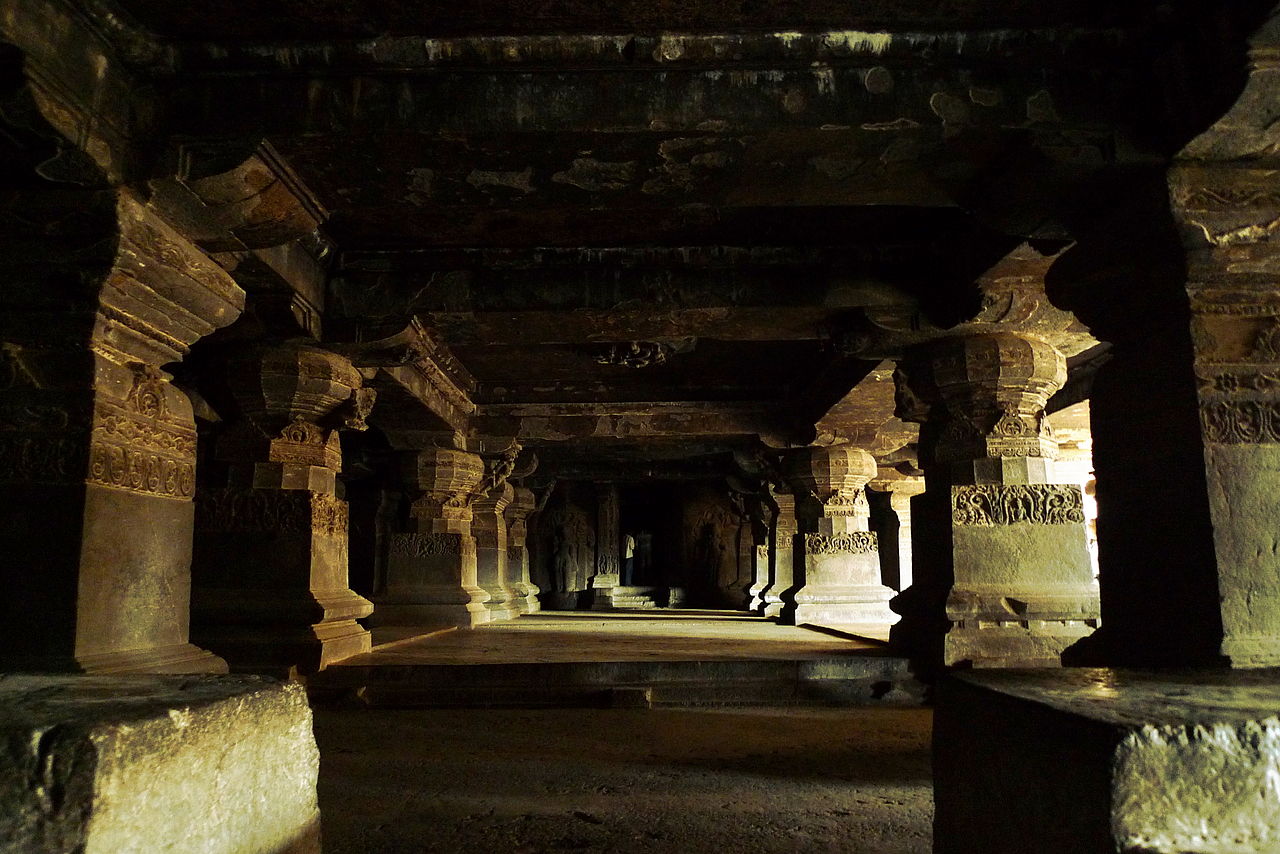 -Ellora-Caves-Hall-in-Kailash-Temple.JPG