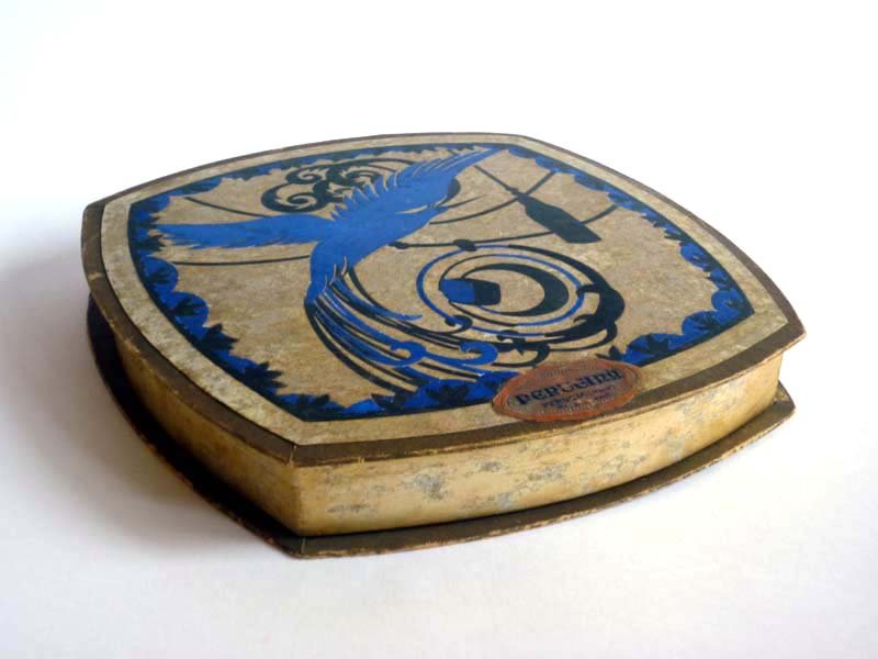 EMMA BONAZZIchocolate-paper-box-by-emma-bonazzi-for-perugina-1920s-2.jpg
