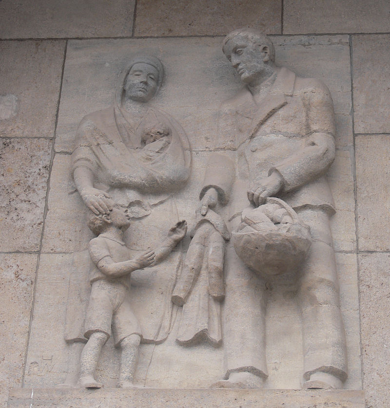 Erfurt_Sparkasse_Fischmarkt_Reliefs_7.jpg