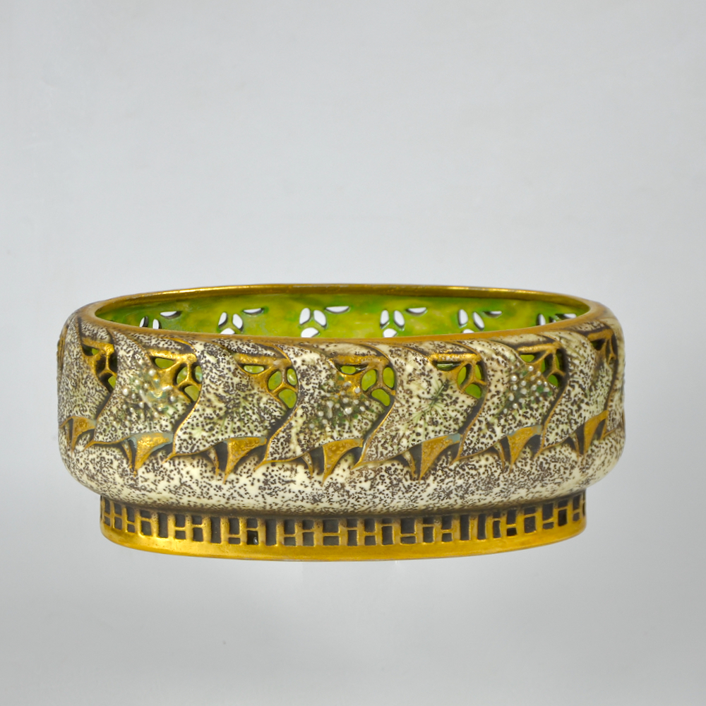 Ernst-Wahliss-jugendstil-vase-art-nouveau-centrepiece-turn-teplitz-austria-1900-1-1.jpeg
