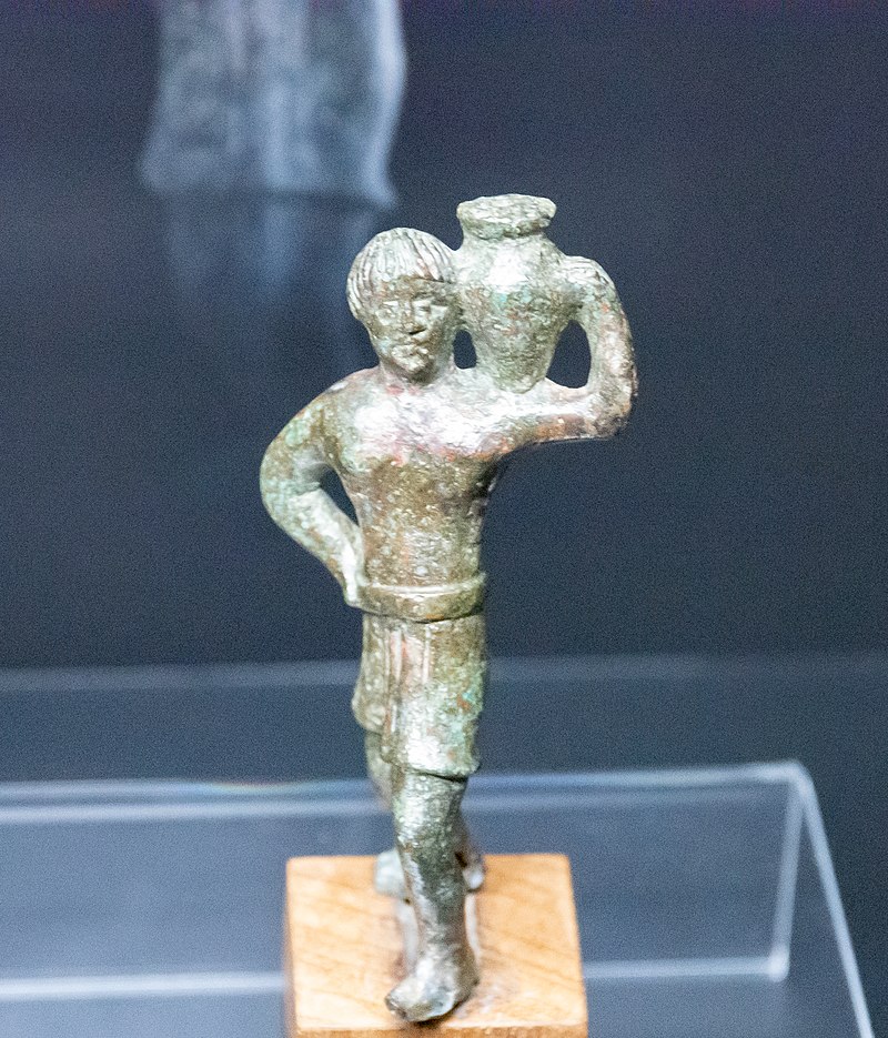 Estatuilla_con_la_figura_de_un_aguador._MARQ_01.jpg