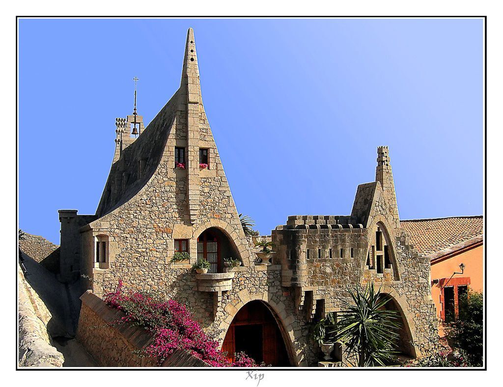 Garraf_-_Celler_Güell.jpg