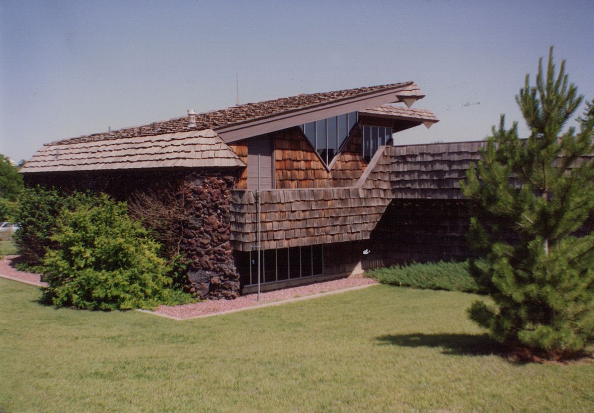 Glen_Mitchell_House_by_Architect_Bruce_Goff.jpg