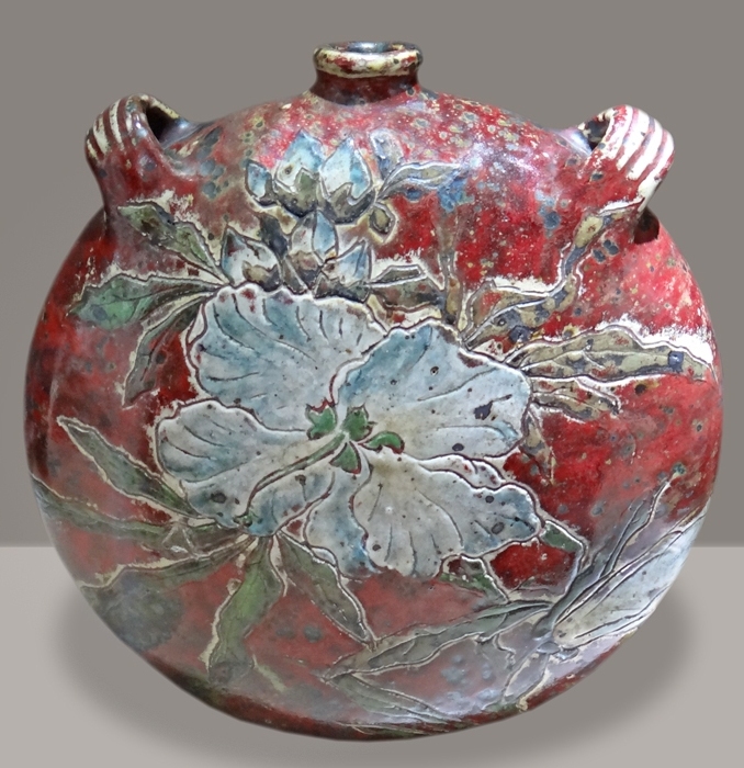 Gourde_art_nouveau_(Musée_de_l'île-de-France)_(9765287325)_(cropped).jpg