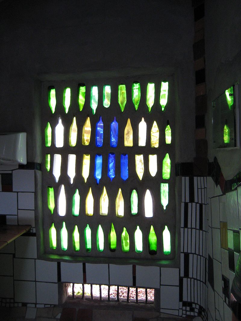 Hundertwasser_Toilets,_Kawakawa_-_Bottle_Wall.jpg