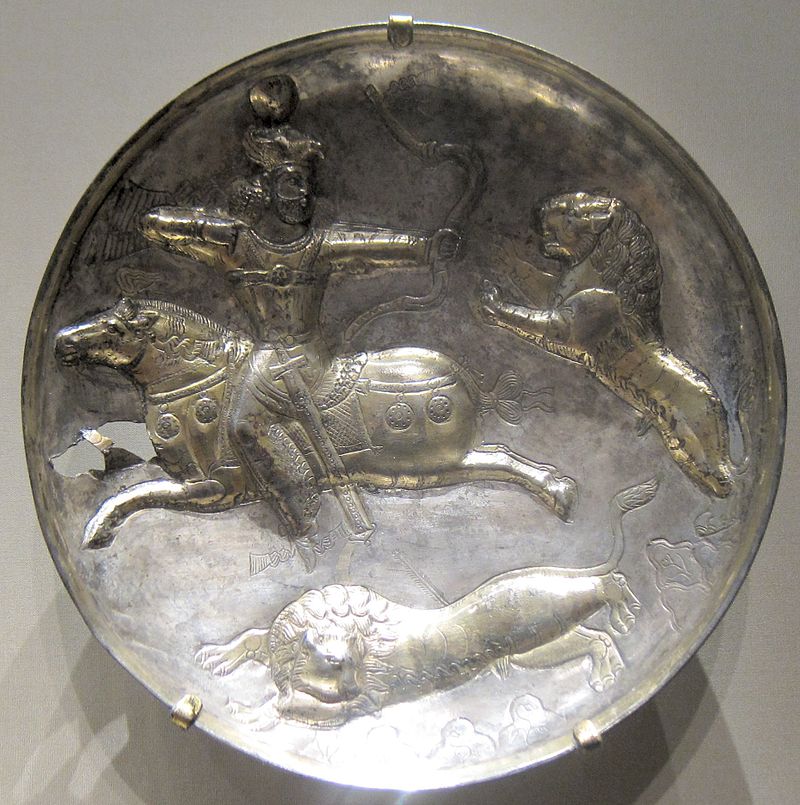 Hunting_king_plate,_303-309_CE,_silver,_Sasanian,_Cleveland_Museum_of_Art.JPG