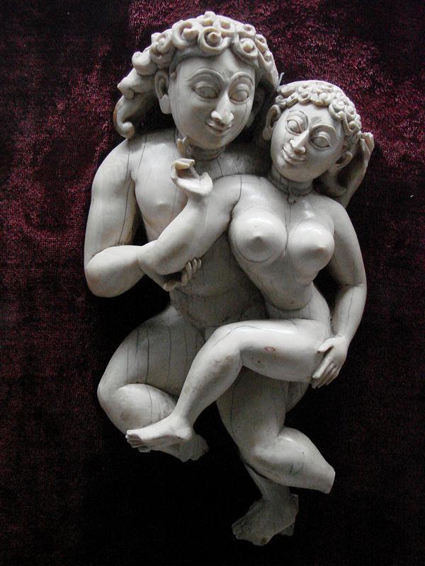 Ivory_Sculpture_-_Sri_Meenakshi-Sundareshwarar_Temple_-_Madurai_-_India_03.JPG