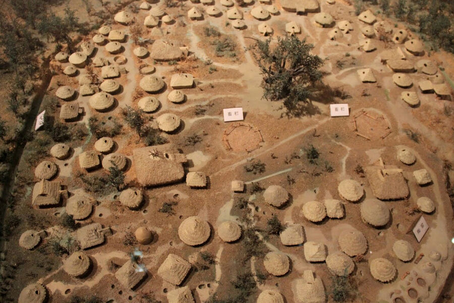 Jiangzhai_settlement_model_Yangshao_culture_Lintong_Shaanxi-pic_32ratio_900x600-900x600-34542.jpg