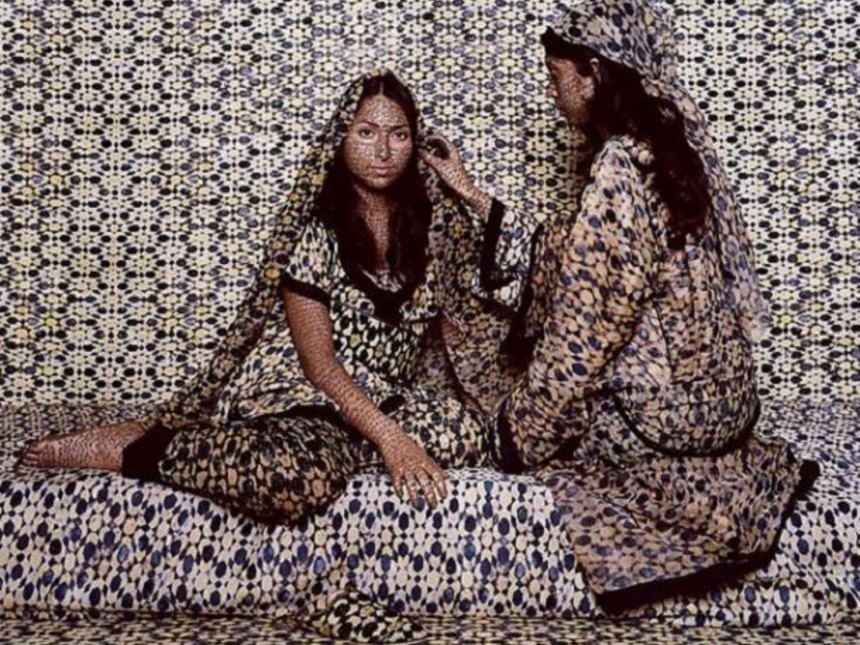 Lalla-Essaydi-Harem-number-29-2009.jpg