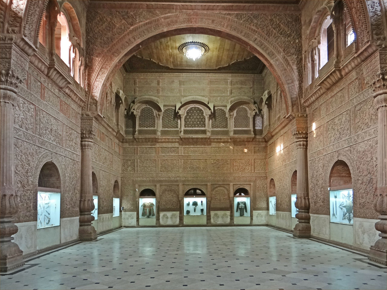 Le_fort_Junagarh_(Bikaner)_(8442399734).jpg